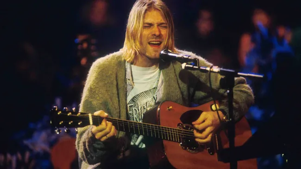 MTV 언플러그드 공연에서 커트 코베인이 연주하는 D-18E